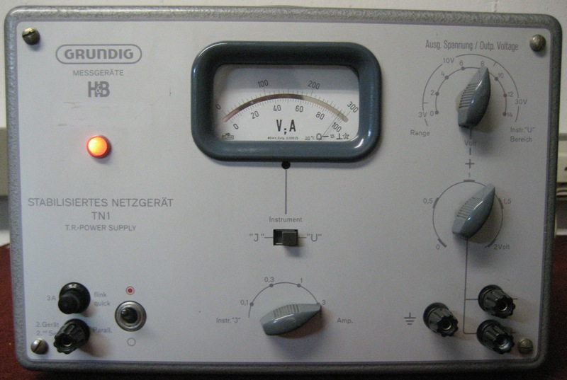 Stabilisiertes Netzgerät TN1