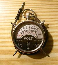 Voltmeter 8 und 160 Volt, 32 milliamp.